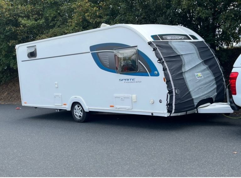 Swift Sprite 6TD Caravan 2017 & Awning 