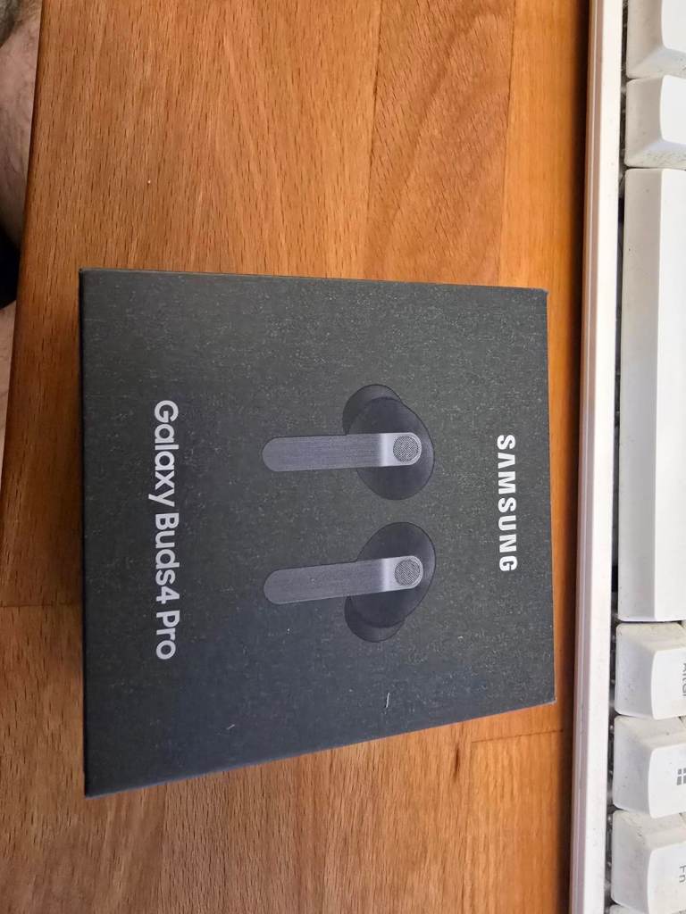 Samsung Galaxy Buds4 Pro - Black - Sealed