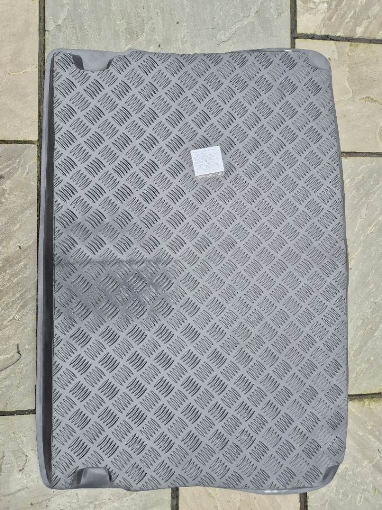 VW GOLF BOOT LINER