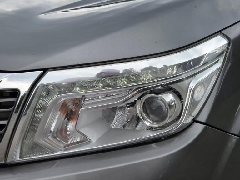 2016 Nissan Navara Double Cab Pick Up Tekna 2.3dCi 190 4WD PICK UP DIESEL Manual