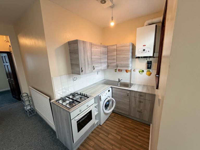 Discover this charming 1-bedroom flat for rent at Elgin Road, Ilford, IG3 8. 