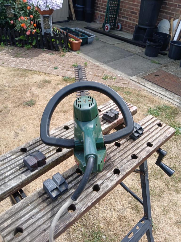 Bosch Electric Hedge Trimmer – Good Condition
