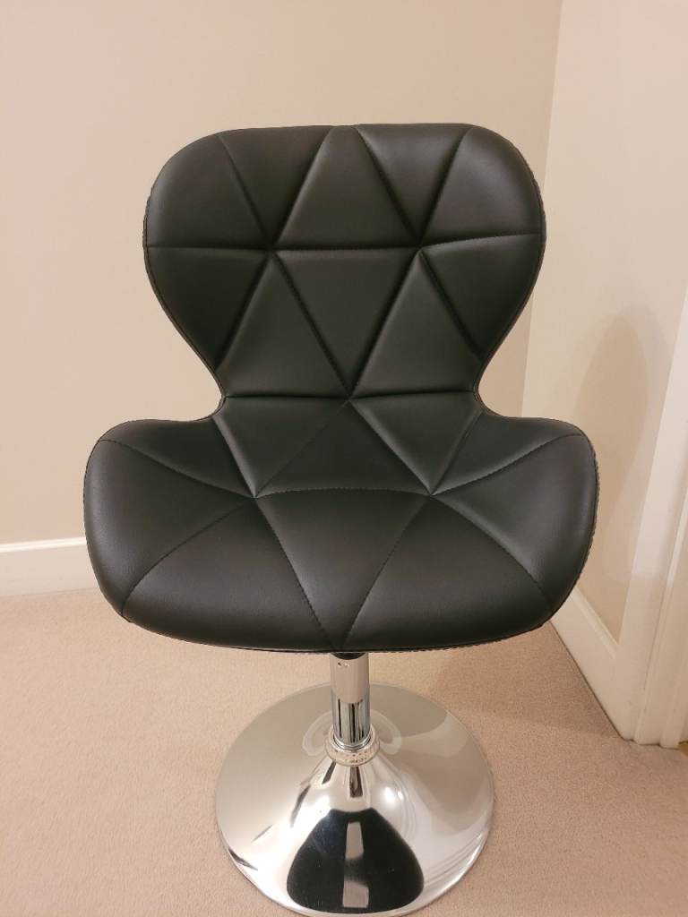 Black Faux Leather Swivel Chair – FREE