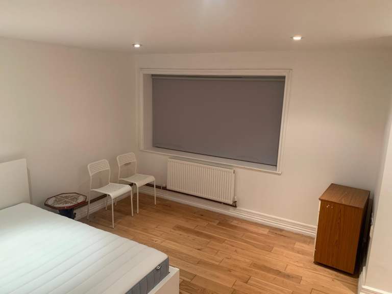 Spacious double room in North Wembley 