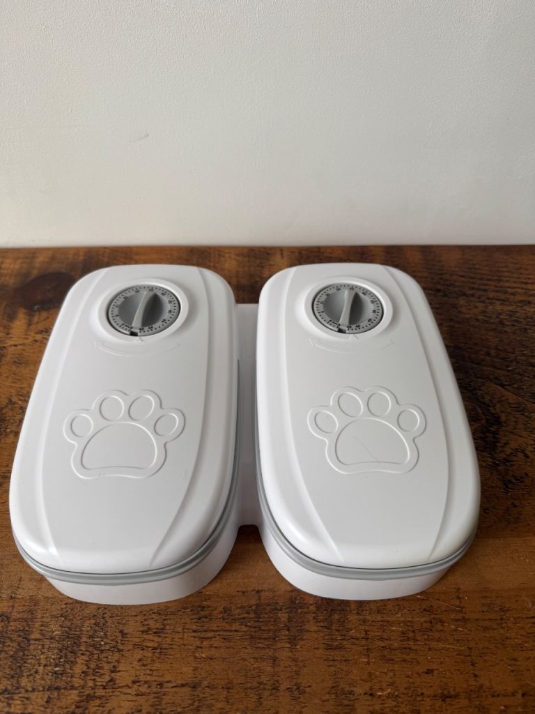 Small animal timer feeder x 2