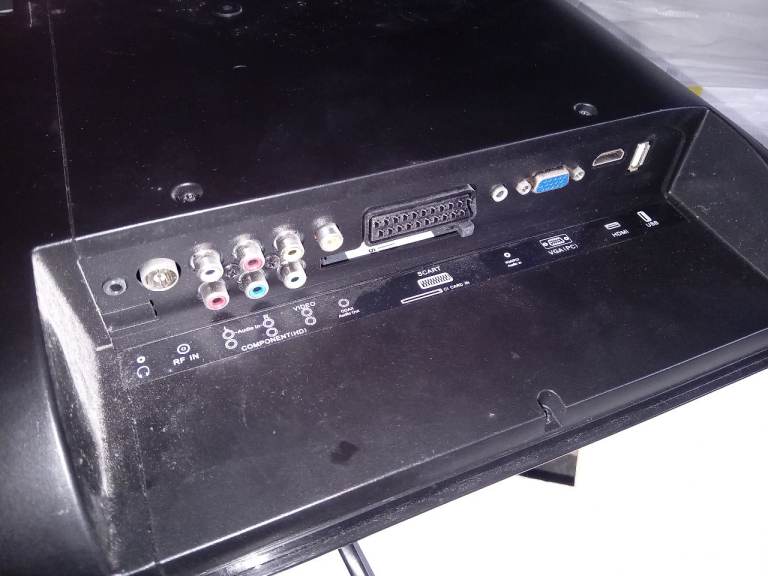 21.6 inch with dvd no remote 