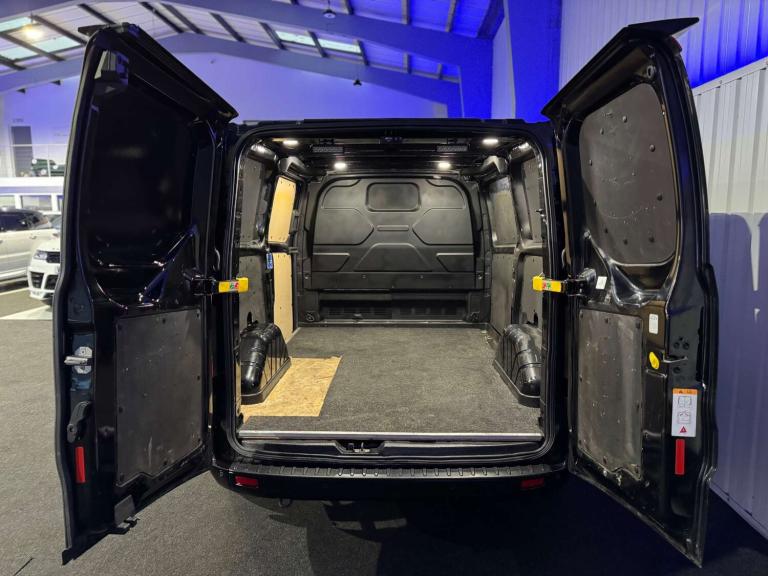 2022 Ford Transit Custom 2.0 Transit Custom 300 Limited EcoBlue 5dr Panel Van Diesel Manual