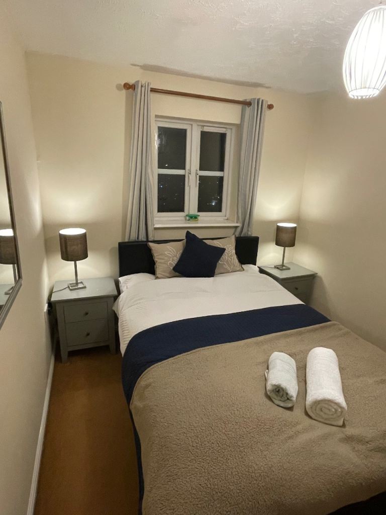 Entire 5 bed home, peaceful and central