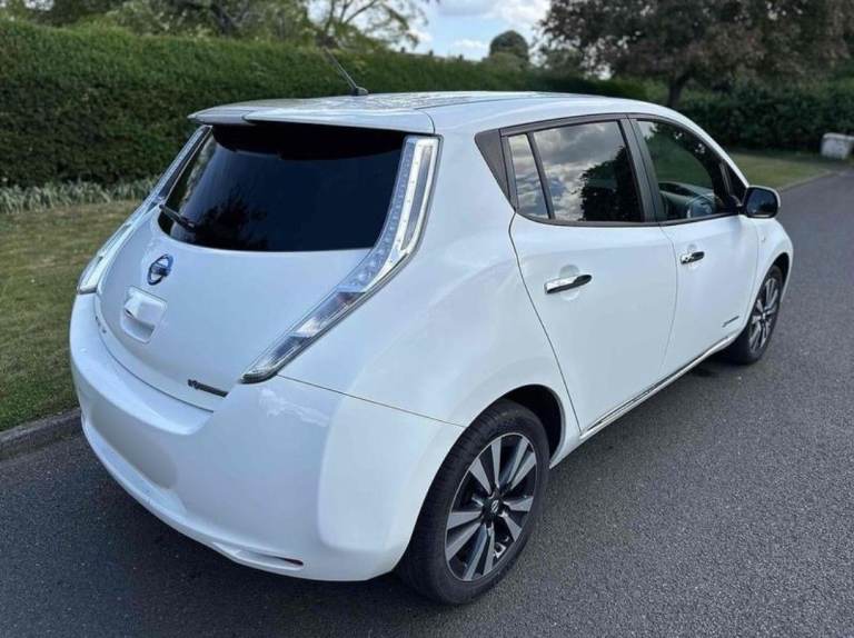 2015 65 Nissan LEAF TEKNA ELECTRIC CAR EURO 6 ULEZ LEATHERS CAMERAS PRIUS HYBRID FREE PARKING