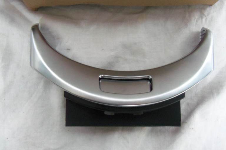MERCEDES C CLASS W205  CENTER CONSOLE ARMREST RELEASE BUTTON & TRIM COVER