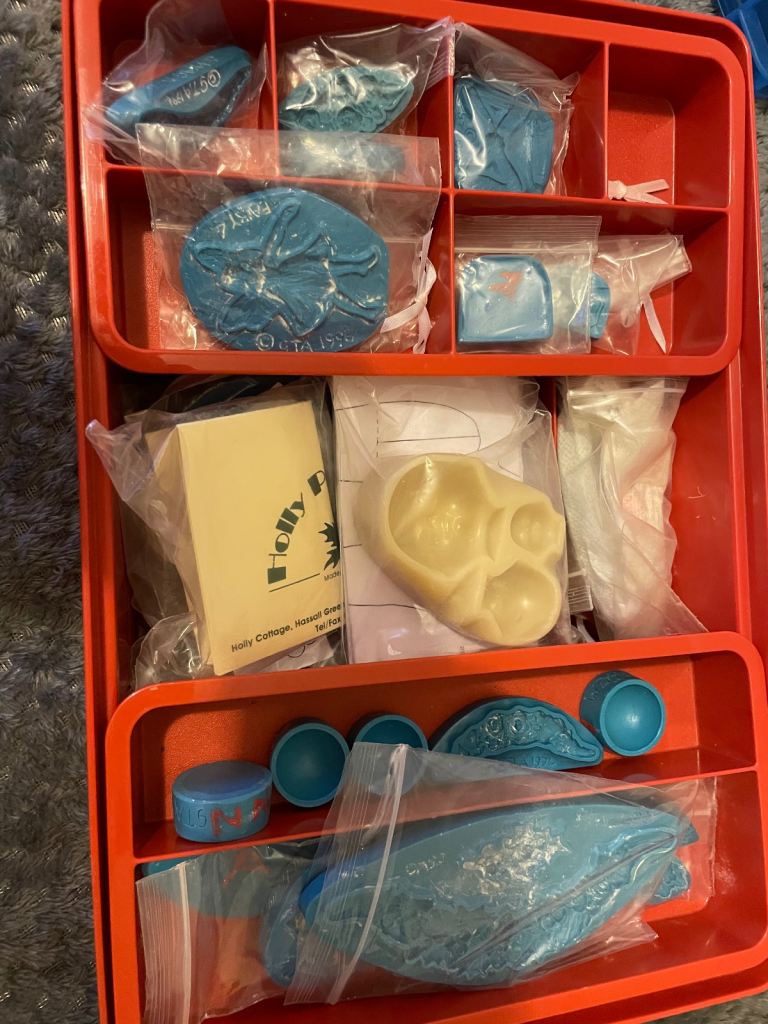 Cake decorating items