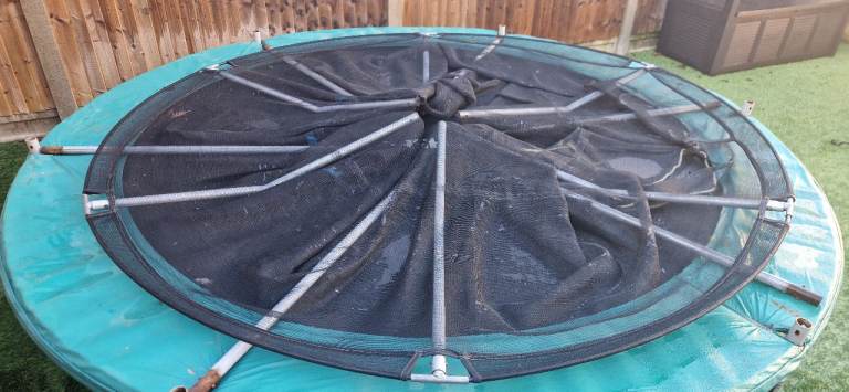 8ft Techsport Trampoline - £10 (Dismantled)