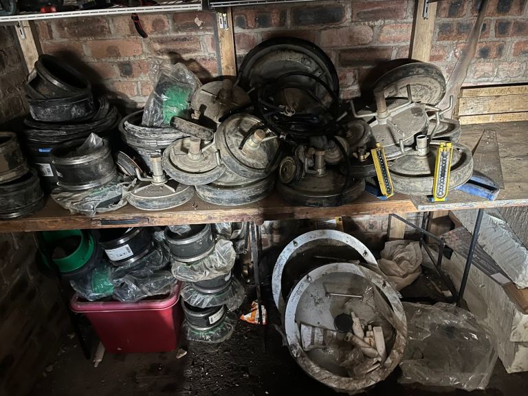 Joblot bungs and bandseals