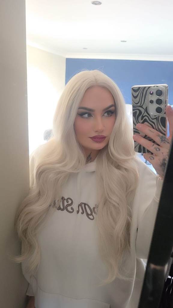 Stunning blonde wig