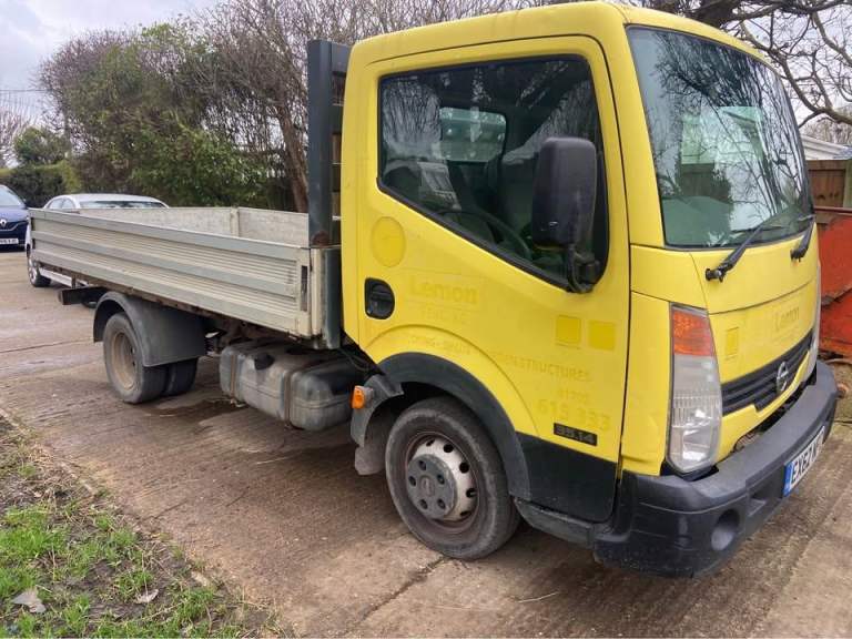 2012 nissan cabstar flatbed low miles  no vat