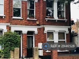 1 bedroom flat in Temple Road, London, W4 (1 bed) (#2946528)