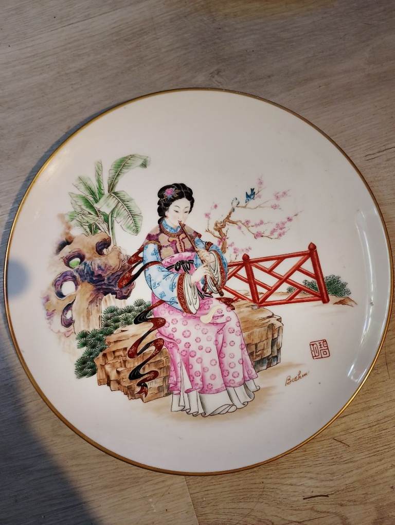 Collectable plates 