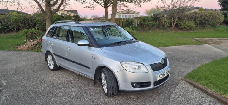 Skoda fabia 1.4 estate full mot