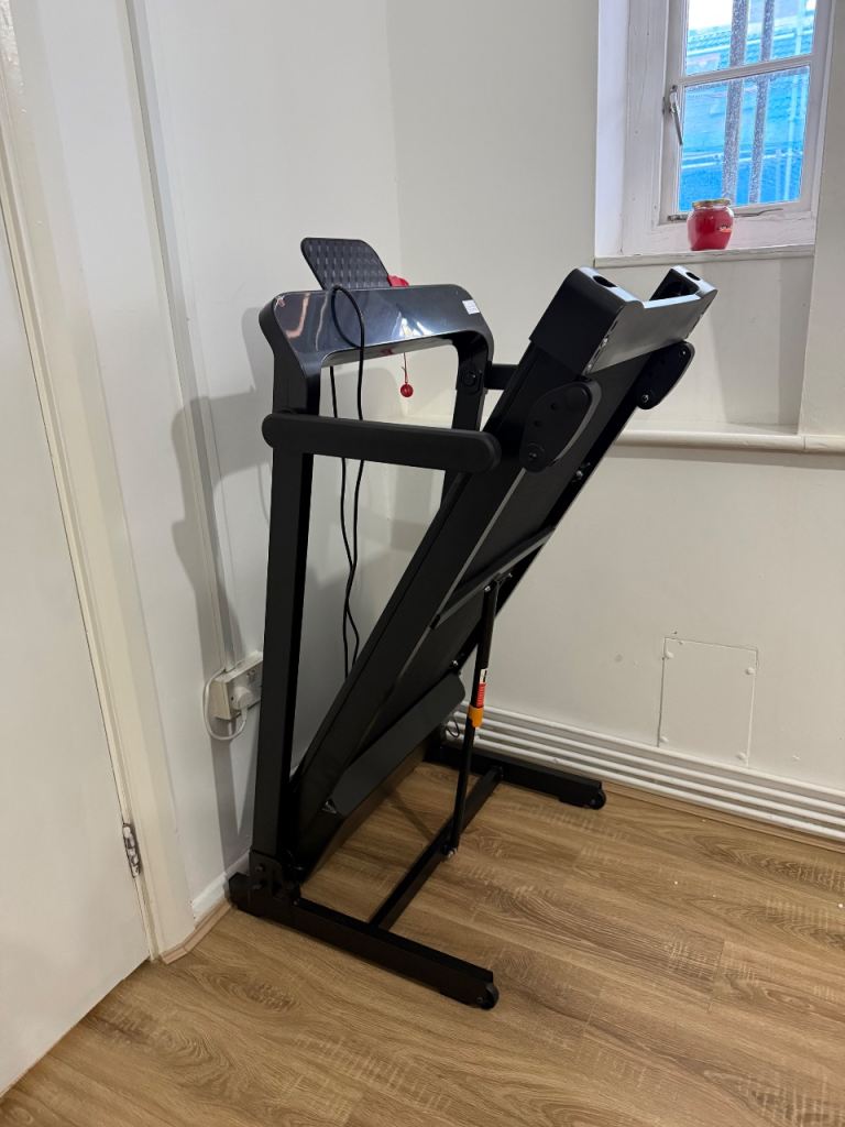 Treadmill rarely usef - Collection ONLY