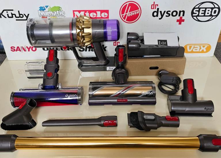 dyson V11 Absolute (new) due to not been used, no box. New model with click on and off battery