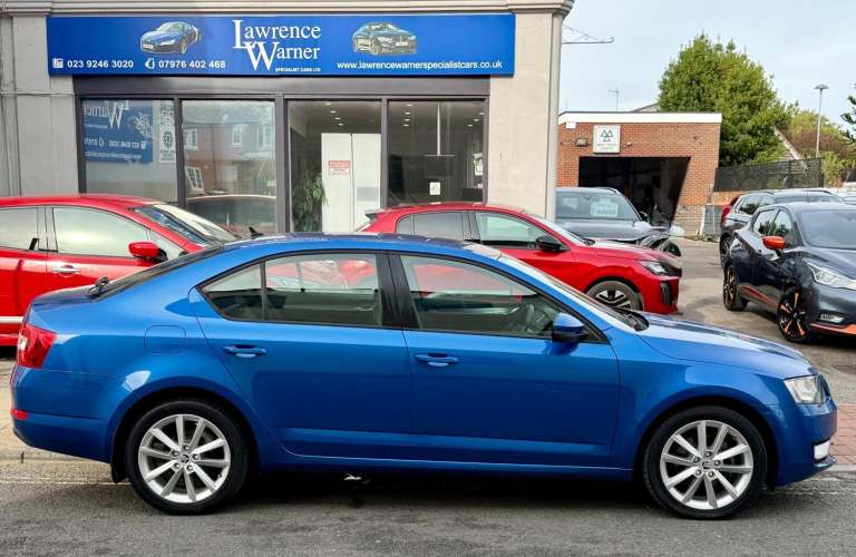 2014 Skoda Octavia 2.0 TDI Elegance Euro 5 (s/s) 5dr HATCHBACK Diesel Manual