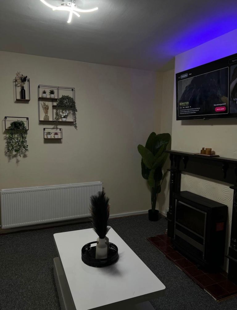 3 Bedroom House – Gorton M18 – All Bills Included – Flexible Terms