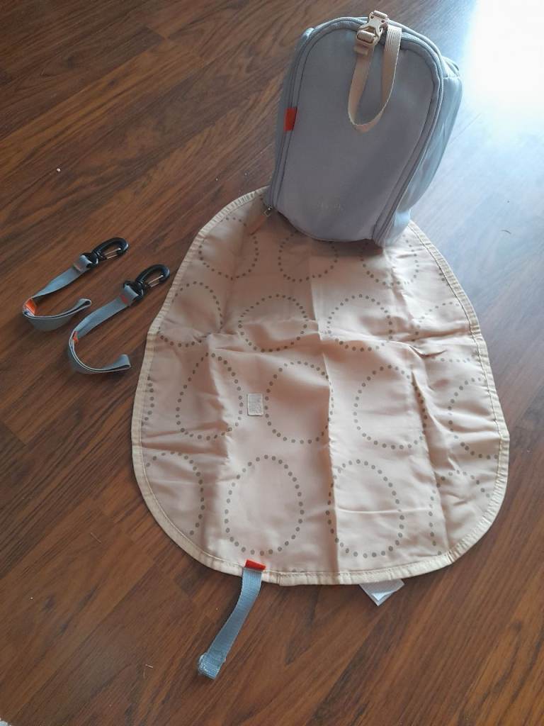 PacaPod Changer Pod Set with Matching Mat & Pram Clips