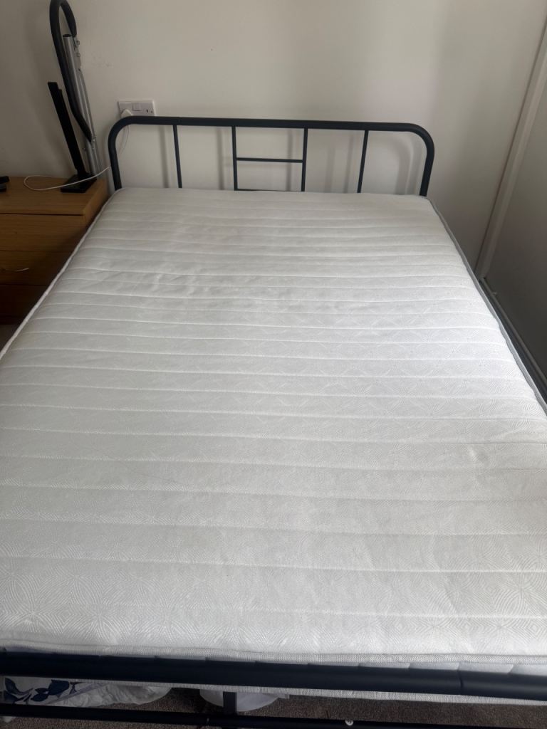 Double Mattress - Dreams Workshop Traditional Spring - LIKE NEW (Used 1 Week)