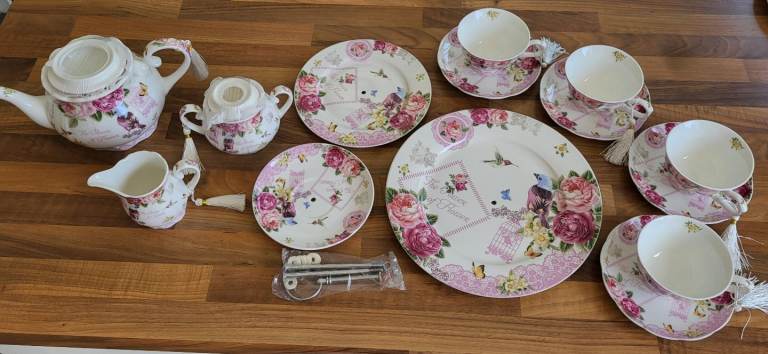 London Boutique Afternoon Tea Set **never used**