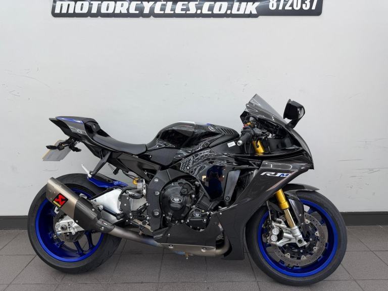 YAMAHA YZF R1 M, 2022 22 PLATE, 2 OWNERS FROM NEW, HPI CLEAR, CARBON FIBRE