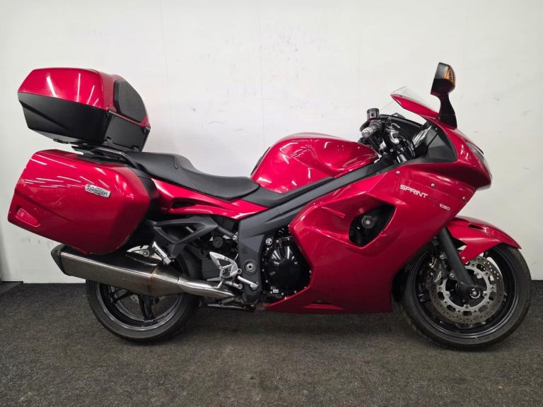 TRIUMPH SPRINT GT1050 ** HEATED GRIPS - FULL LUGGAGE - CENTRE STAND **