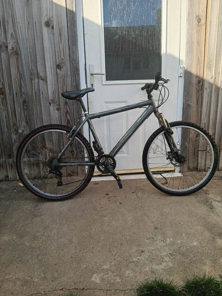 Bike bicycle cycle raleigh vermont 26 inch tyre wheel used working order used for sale £50??