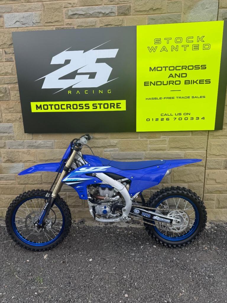 YAMAHA  YZF 250 2025 MODEL 10 HRS            25 RACING STORE