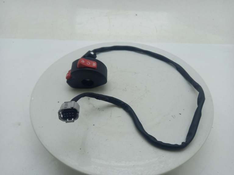 2026 Triumph Trident 660 Engine Kill Switch Gear T2043616