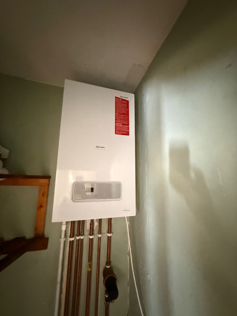 In excellent condition Glow worm boiler with hive and instructions 