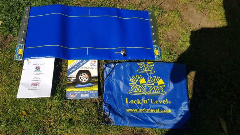 Caravan leveling unit