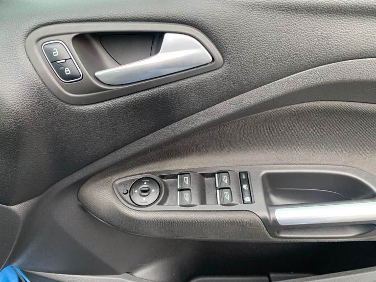 FORD GRAND C-MAX  2017  7 SEATER  NEW BELTS NEW SERVICE NEW  MOT WARRANTY GIVEN