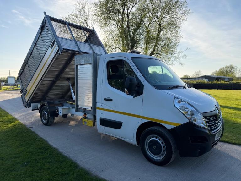 2019 RENAULT MASTER 2.3 DCI 145 BHP CAGGED DROPSIDE TIPPER WITH TAIL LIFT 