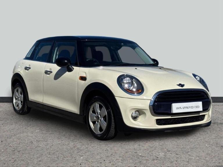 MINI HATCHBACK 1.5 Cooper 5dr [Tech Pack]