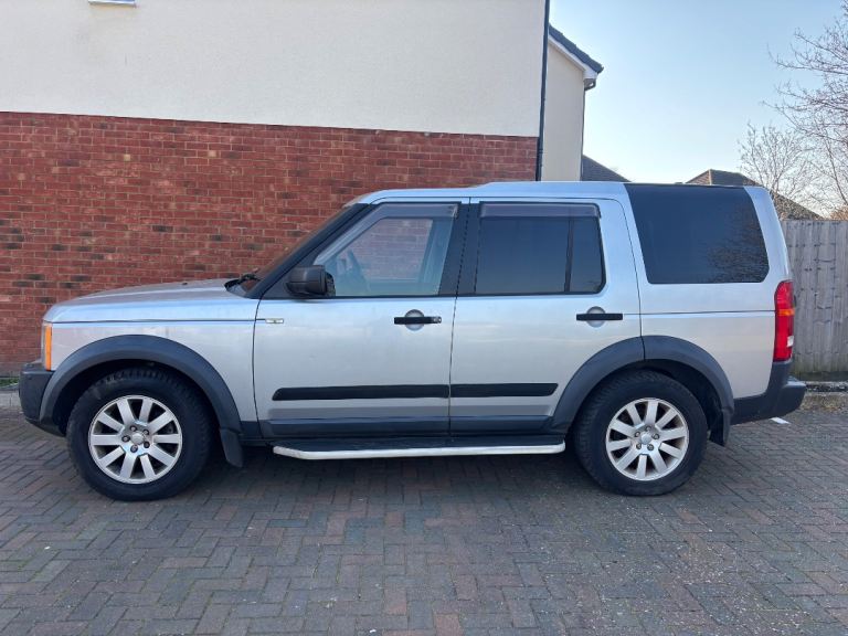LAND ROVER DISCOVERY 3 2.7TDV6 SE 7 SEATER AUTOMATIC START AND DRIVES NEEDS SLIGHT ATTENTION
