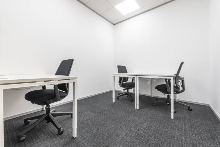 Oxford - OX4 4GP \ Ready-to-Use Office Space with 5 Desks