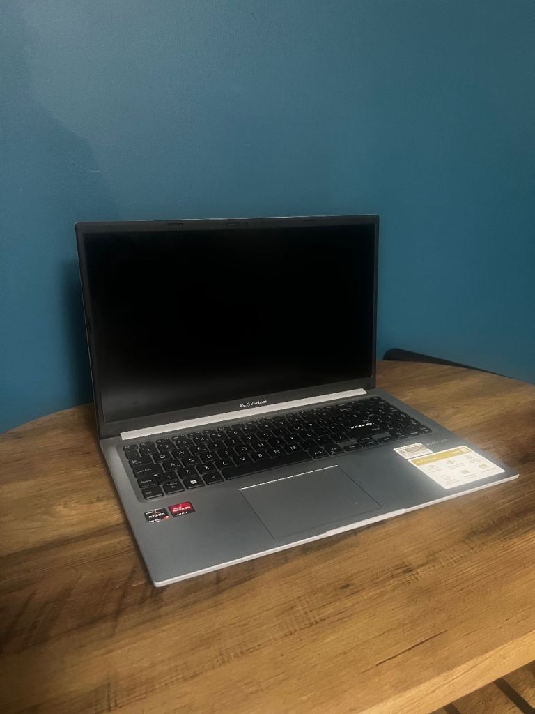 Asus Vivobook Laptop - Ryzen 7 - 16GB RAM - 512GB SSD