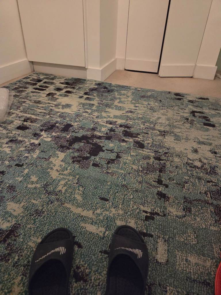Modern Abstract Patterned Rug - Good Condition