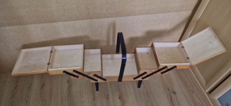 Large Vintage Arts & Crafts Wooden Standing Concertina Sewing Box a2