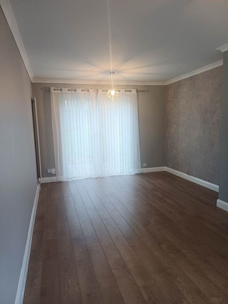 Love 2-Bedroom Home with Private Garden KY2 6EN 