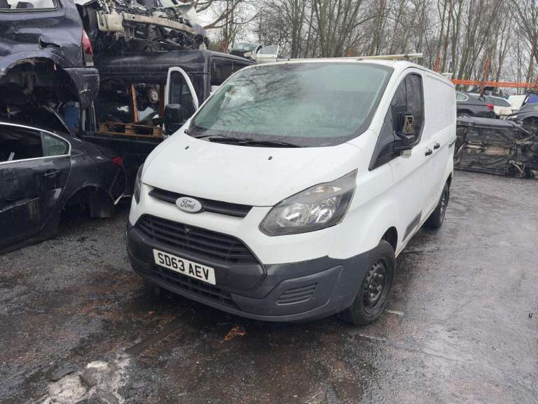 ♻️FORD TRANSIT CUSTOM 2.2 DIESEL 2013 WHITE SWB BREAKING FOR PARTS♻️