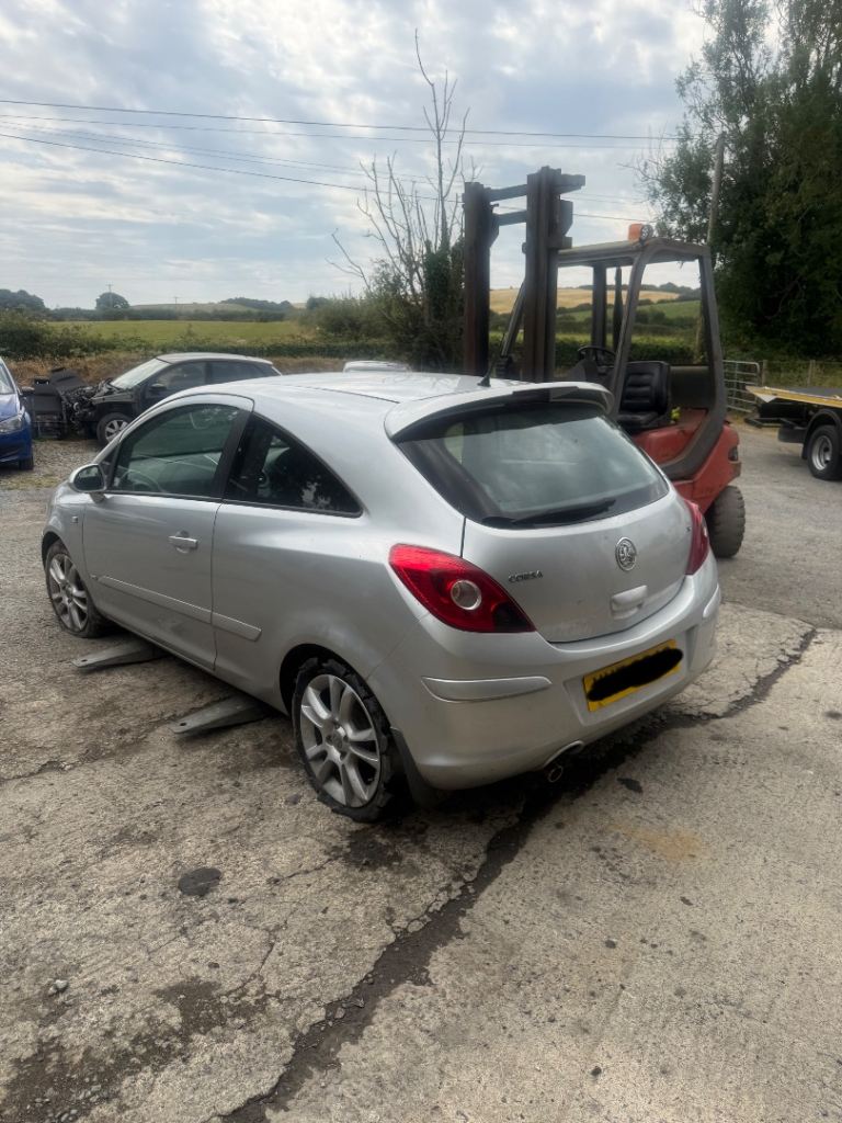 Breaking Vauxhall Corsa D 1.2 Petrol A12XER Engine 