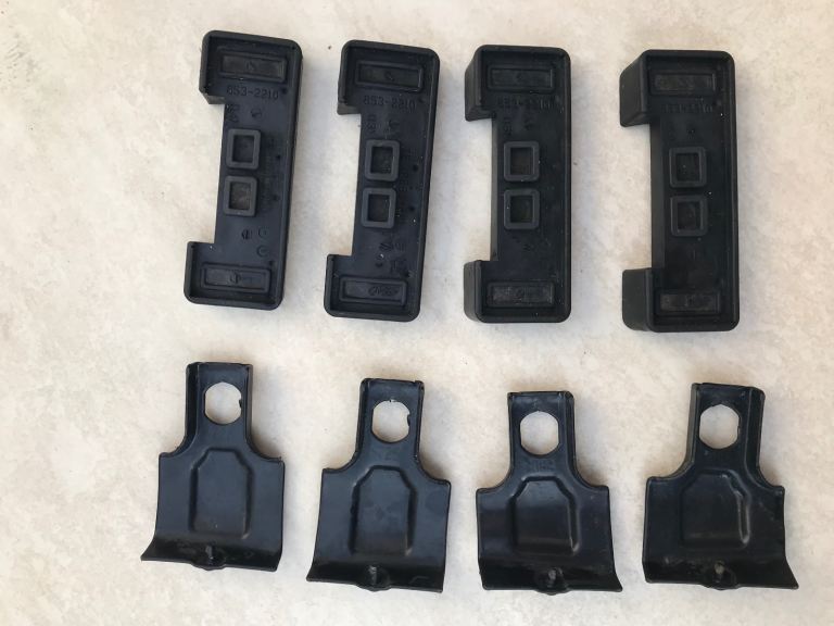 Thule Roof Bar Fitting Kit 1592 for VW Passat B6 B7 05-14