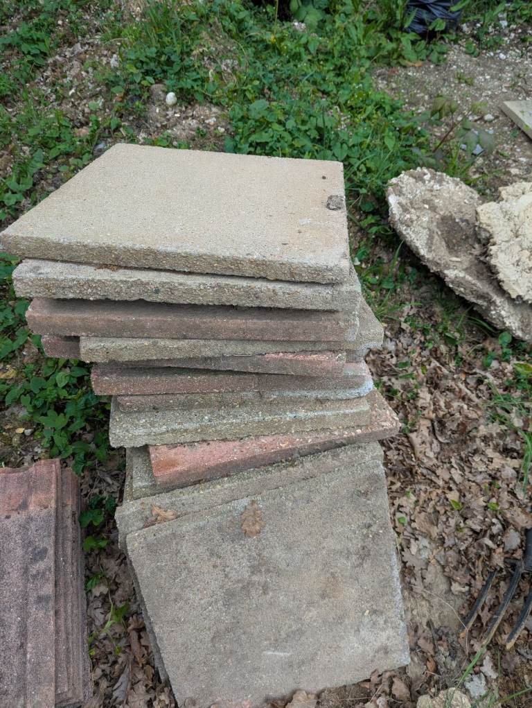 20 patio slabs mix of grey and red, approx 45cm x 45cm x 3cm