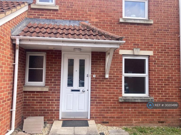 1 bedroom flat in Wessex House, Highbridge, TA9 (1 bed) (#3020499)